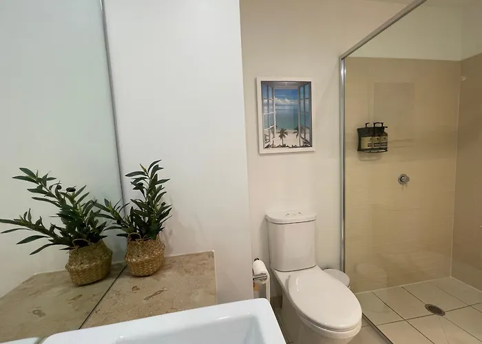 Coastal Cove Suite - With Heated Pool Near Hot Springs & Golf